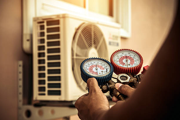 Professional Hvac technician working in Williamstown, NJ